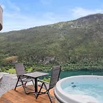Sogndal Fjordpanorama- The Panorama View * كاوبانغر